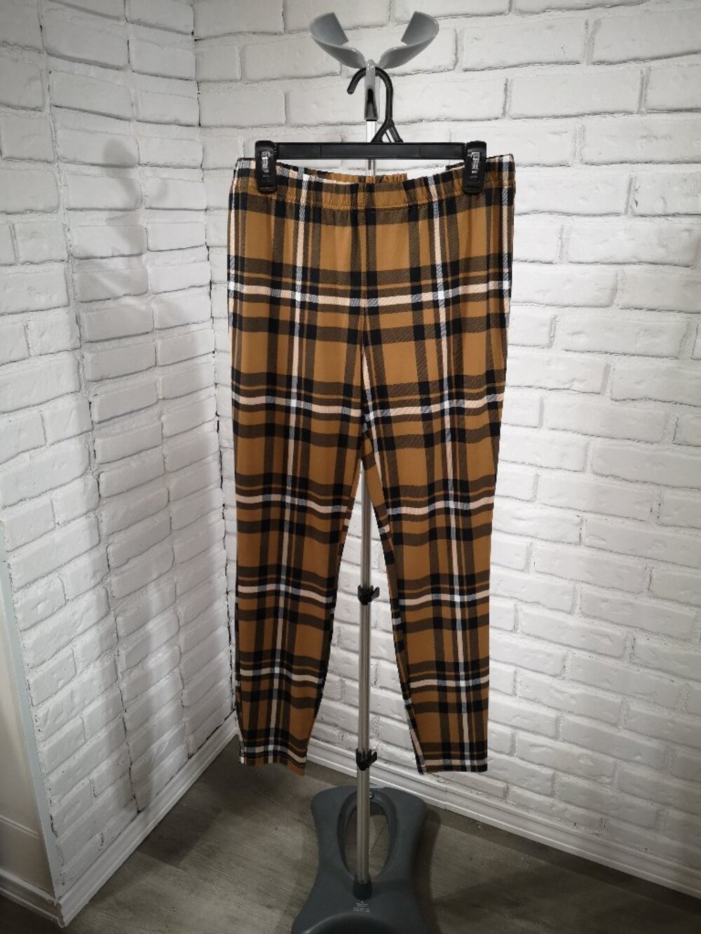 NWT Cleo Ladies Size Large Tan Black & White Plaid Elastic Waist Leggings Fall
